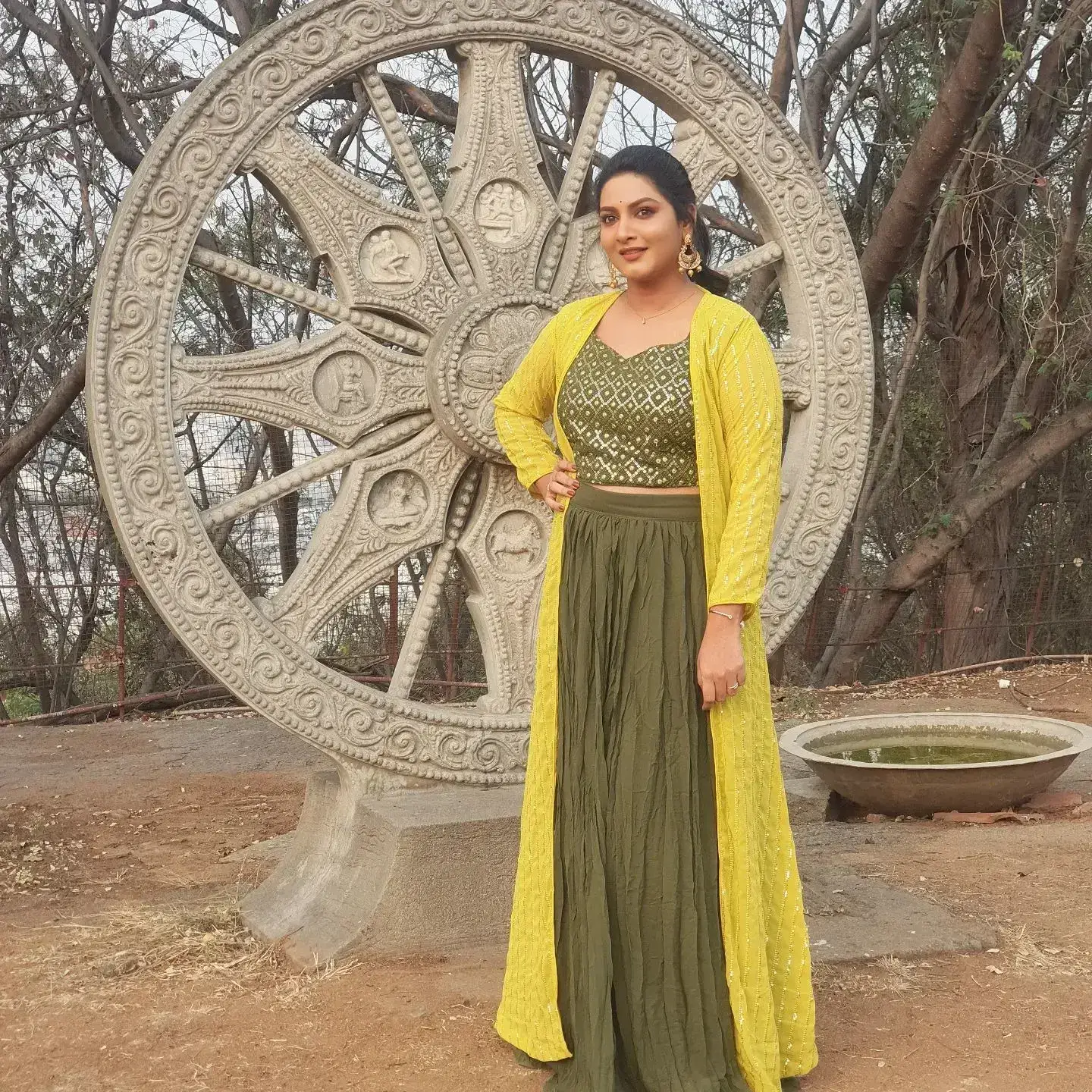 Indian TV Girl Pallavi Ramisetty in Yellow Saree